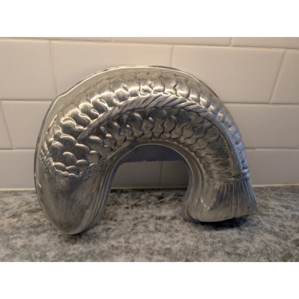 Vintage MIRRO FISH Mold Jello Jelly Cake Wall Art 725M
